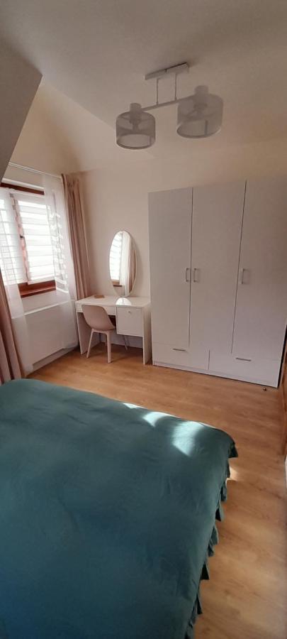 Apartamenty Emzetka โปเบียโรโว ภายนอก รูปภาพ