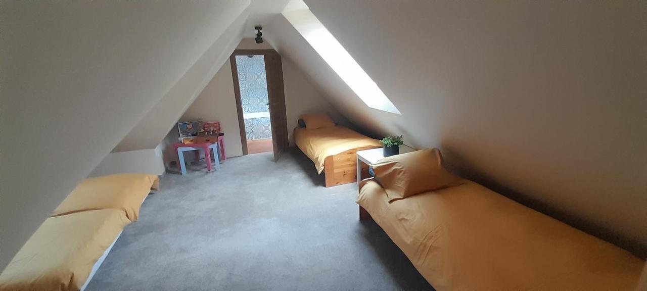 Apartamenty Emzetka โปเบียโรโว ภายนอก รูปภาพ