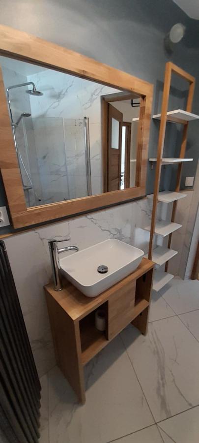 Apartamenty Emzetka โปเบียโรโว ภายนอก รูปภาพ