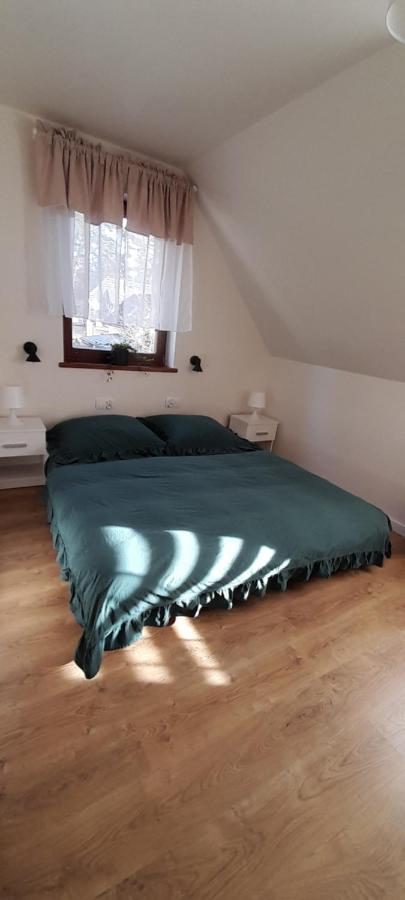 Apartamenty Emzetka โปเบียโรโว ภายนอก รูปภาพ