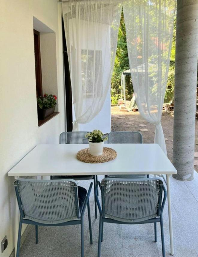 Apartamenty Emzetka โปเบียโรโว ภายนอก รูปภาพ