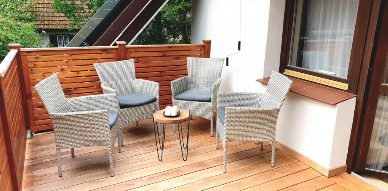 Apartamenty Emzetka โปเบียโรโว ภายนอก รูปภาพ